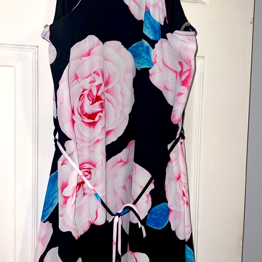 Peach Love Black Pink Floral V-neck Tie Waist Dress NWOT - Picture 6 of 11